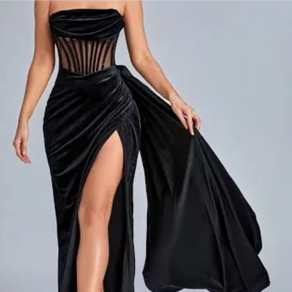 Luxxel Black Strapless Velvet Evening Dress
